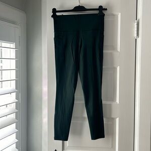 Athleta salutation stash pocket tight